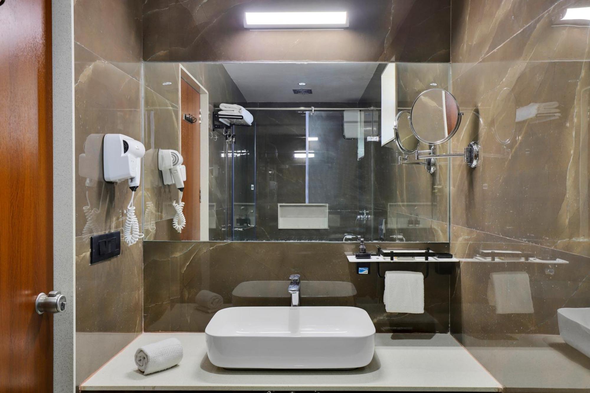 Goverdhan Greens Resort Dwarka L Hotels In Dwarka Dwarka (Gujarat) Exterior foto